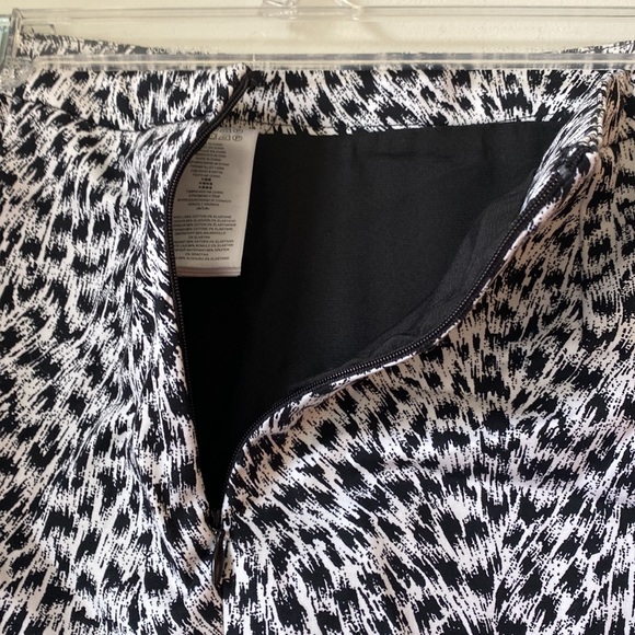 🎉HP👉NWT Michael Kors Print Mini Skirt - Picture 4 of 10